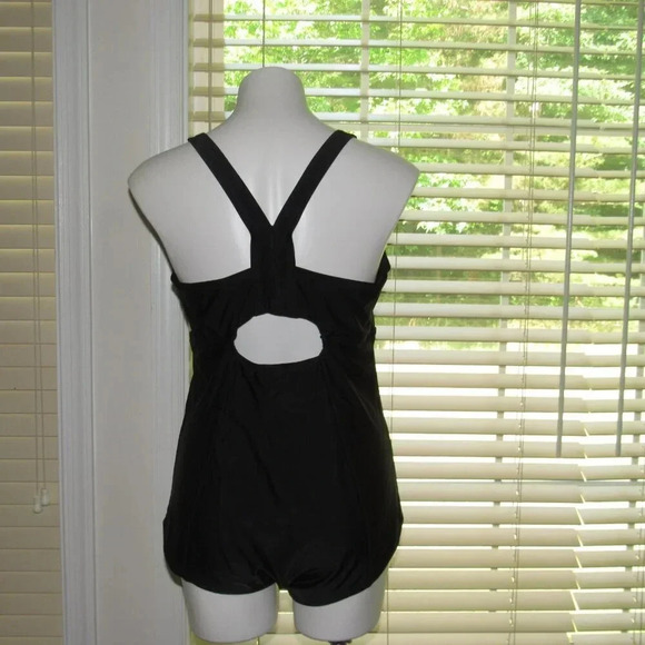 TORIRD One-Piece Mesh Insert Keyhole Wireless Black Swimsuit Size 2 (Women 18-20 - Picture 3 of 4